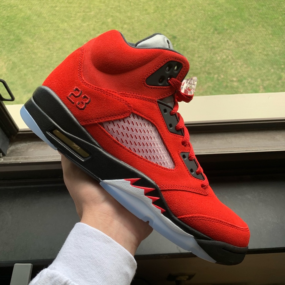 Jordan 5 raging bull 2021